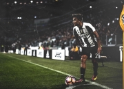 开云棋牌-公牛制霸深圳队，德甲争冠战的亚洲焦点战