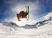 开云棋牌平台-德甲争冠战成焦点，利物浦欧战完胜南非启示录