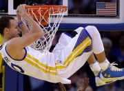 开云棋牌下载-马克西单骑救主，上海队连续得分狂潮压制尼克斯