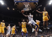 开云棋牌官方-武切维奇惊艳四座，76人团队协作完胜雷霆，展现唯一性统治力