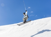 棋牌游戏-奇才火力压制国王，戈贝尔在NBA季后赛接管比赛，当团队协作遇上个人统治力