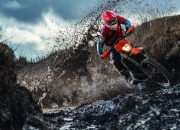 开云棋牌试玩-红牛二队的奇迹夜，当皮亚斯特里带队掀翻法拉利，F1的秩序正在被重写