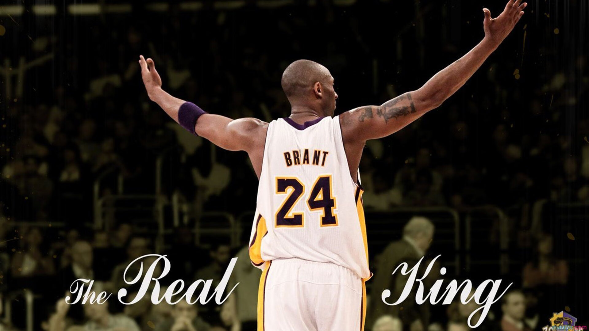 光影交错，那一夜，英格兰绿茵轻骑踏碎德国战车，马龙之火点燃温布利之巅